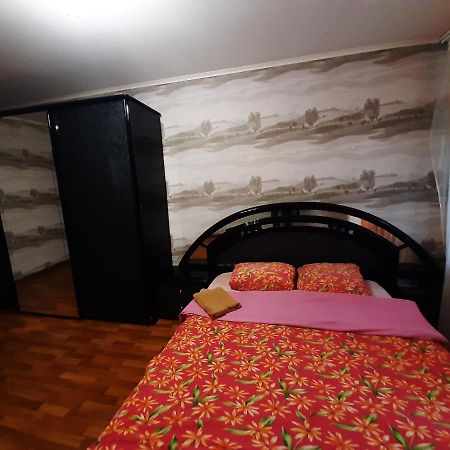 Трёхкомнатные Апартаменты Kryvy Rih Buitenkant foto