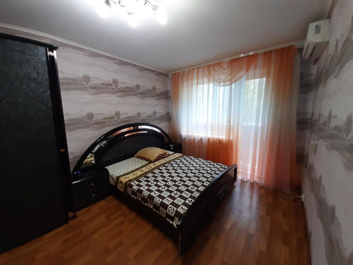 Трёхкомнатные Апартаменты Kryvy Rih Buitenkant foto